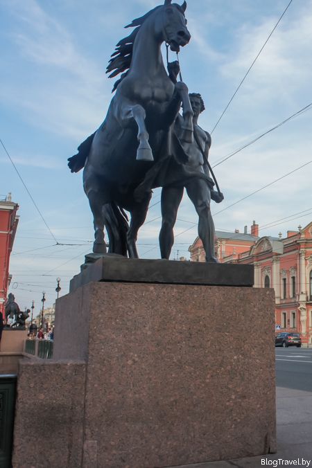 Скульптуры на Аничковом мосту Что посмотреть и куда сходить в Санкт-Петербурге