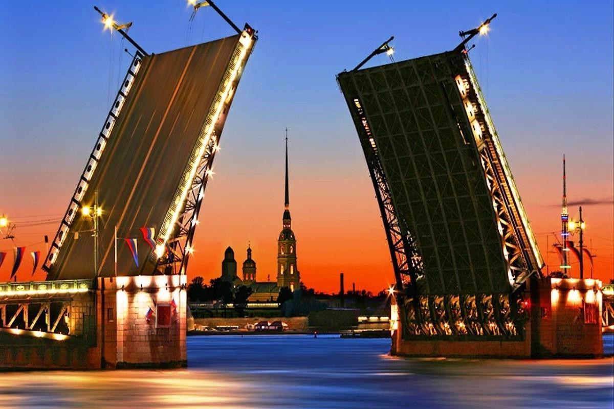 Экскурсии по каналам Санкт-Петербурга