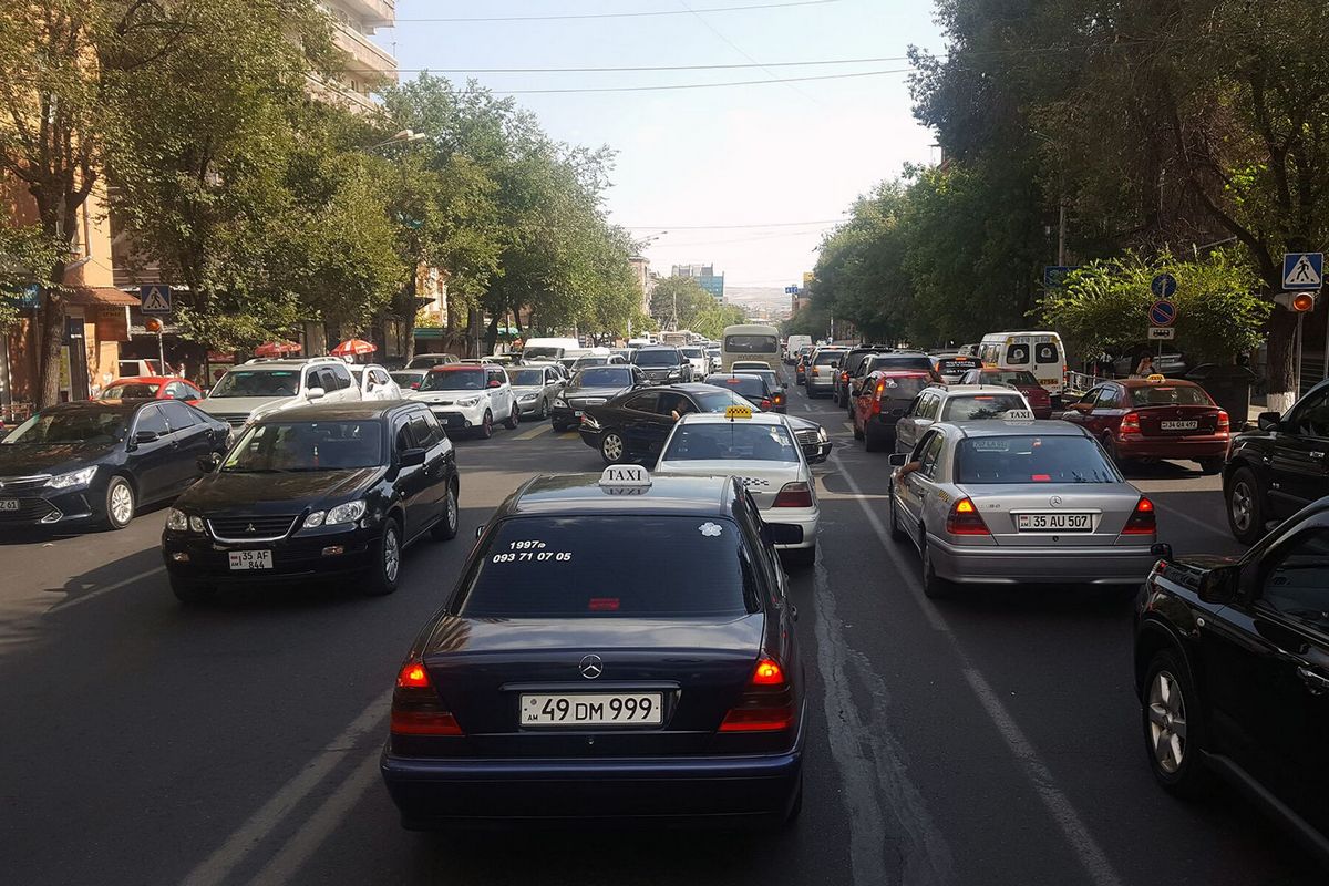Пробки в Ереване